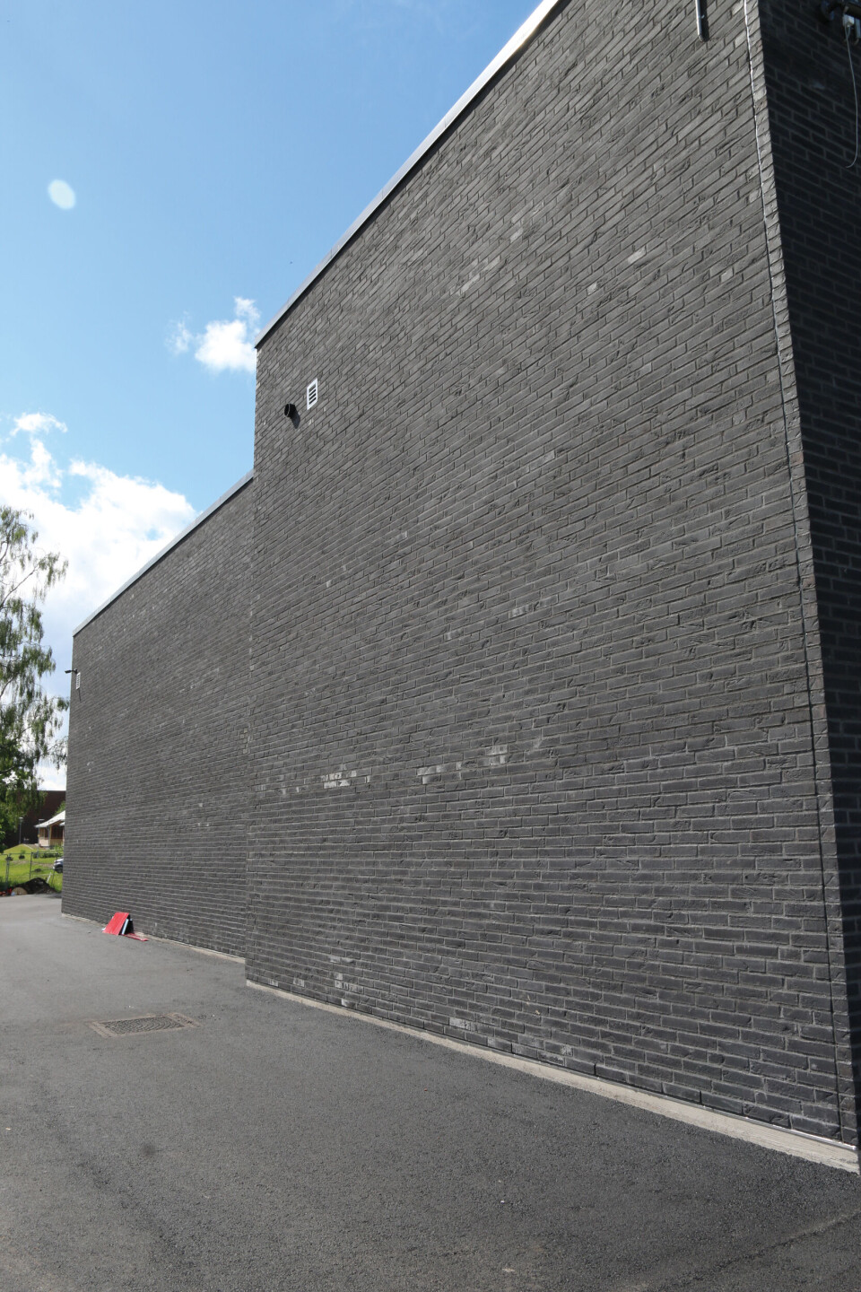 Vestre Toten brannstasjon teglvegg